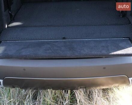 Білий Ленд Ровер Діскавері, об'ємом двигуна 3 л та пробігом 156 тис. км за 33000 $, фото 34 на Automoto.ua