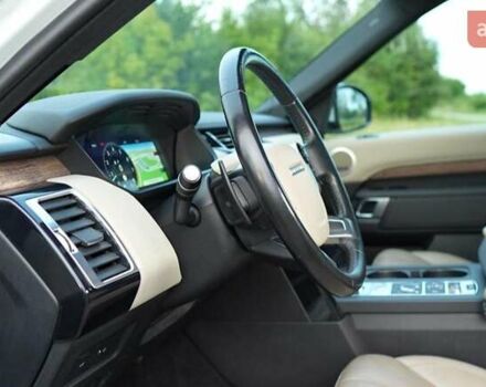 Ленд Ровер Дискавери 2018 в Киеве на Automoto.ua Белый Ленд Ровер Дискавери, объемом двигателя 3 л и пробегом 155 тыс. км за 27777 $, фото 7 на Automoto.ua