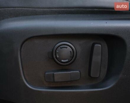 Білий Ленд Ровер Діскавері, об'ємом двигуна 3 л та пробігом 156 тис. км за 33000 $, фото 13 на Automoto.ua