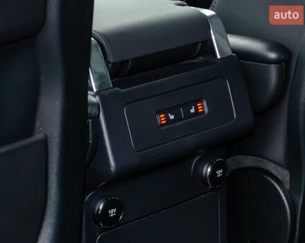 Белый Ленд Ровер Дискавери, объемом двигателя 2 л и пробегом 115 тыс. км за 35555 $, фото 38 на Automoto.ua