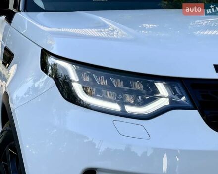 Ленд Ровер Дискавери 2018 в Днепре (Днепропетровске) на Automoto.ua Белый Ленд Ровер Дискавери, объемом двигателя 2.99 л и пробегом 154 тыс. км за 36900 $, фото 9 на Automoto.ua