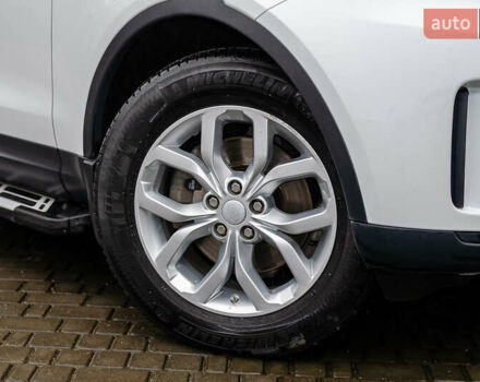 Белый Ленд Ровер Дискавери, объемом двигателя 2 л и пробегом 115 тыс. км за 35555 $, фото 17 на Automoto.ua