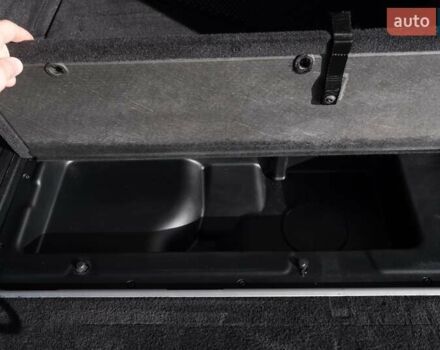 Білий Ленд Ровер Діскавері, об'ємом двигуна 3 л та пробігом 156 тис. км за 33000 $, фото 42 на Automoto.ua