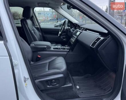 Белый Ленд Ровер Дискавери, объемом двигателя 3 л и пробегом 52 тыс. км за 47500 $, фото 13 на Automoto.ua