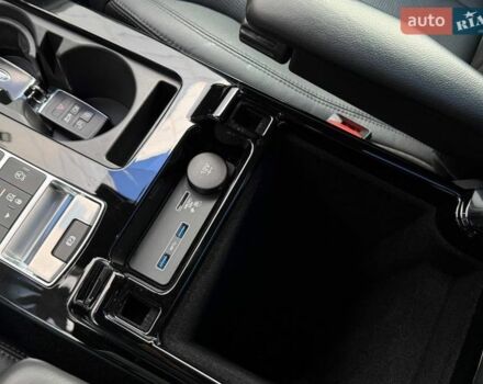 Білий Ленд Ровер Діскавері, об'ємом двигуна 3 л та пробігом 62 тис. км за 38990 $, фото 37 на Automoto.ua