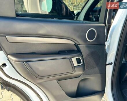 Білий Ленд Ровер Діскавері, об'ємом двигуна 3 л та пробігом 99 тис. км за 44500 $, фото 26 на Automoto.ua