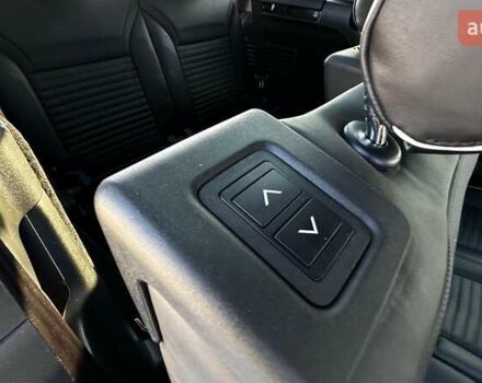 Білий Ленд Ровер Діскавері, об'ємом двигуна 3 л та пробігом 99 тис. км за 44500 $, фото 25 на Automoto.ua