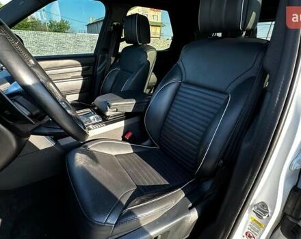 Білий Ленд Ровер Діскавері, об'ємом двигуна 3 л та пробігом 99 тис. км за 44500 $, фото 35 на Automoto.ua