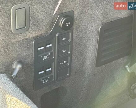 Білий Ленд Ровер Діскавері, об'ємом двигуна 3 л та пробігом 99 тис. км за 44500 $, фото 29 на Automoto.ua