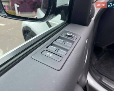 Білий Ленд Ровер Діскавері, об'ємом двигуна 3 л та пробігом 68 тис. км за 45990 $, фото 16 на Automoto.ua