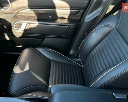 Білий Ленд Ровер Діскавері, об'ємом двигуна 3 л та пробігом 99 тис. км за 44500 $, фото 19 на Automoto.ua