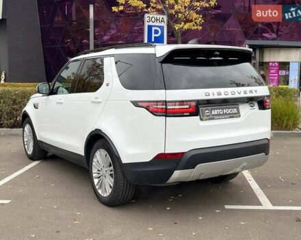 Білий Ленд Ровер Діскавері, об'ємом двигуна 3 л та пробігом 68 тис. км за 45990 $, фото 4 на Automoto.ua