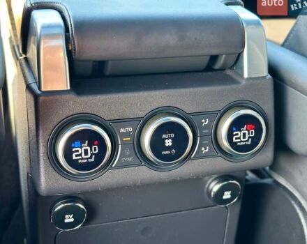 Білий Ленд Ровер Діскавері, об'ємом двигуна 3 л та пробігом 99 тис. км за 39500 $, фото 35 на Automoto.ua