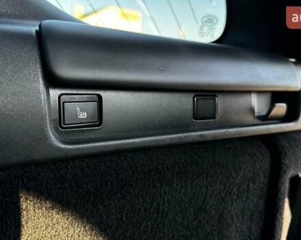 Білий Ленд Ровер Діскавері, об'ємом двигуна 3 л та пробігом 99 тис. км за 44500 $, фото 38 на Automoto.ua