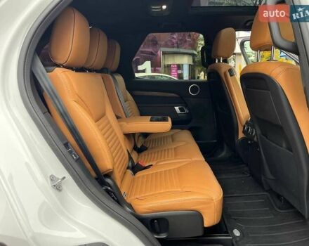 Білий Ленд Ровер Діскавері, об'ємом двигуна 3 л та пробігом 68 тис. км за 45990 $, фото 9 на Automoto.ua