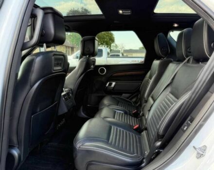 Білий Ленд Ровер Діскавері, об'ємом двигуна 3 л та пробігом 19 тис. км за 19900 $, фото 9 на Automoto.ua