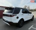 Білий Ленд Ровер Діскавері, об'ємом двигуна 3 л та пробігом 57 тис. км за 69000 $, фото 4 на Automoto.ua