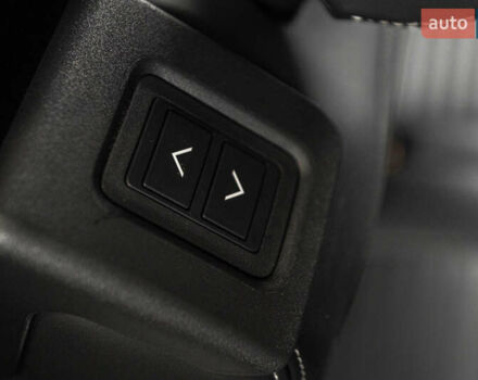 Белый Ленд Ровер Дискавери, объемом двигателя 2 л и пробегом 27 тыс. км за 53000 $, фото 23 на Automoto.ua