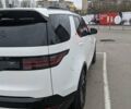 Білий Ленд Ровер Діскавері, об'ємом двигуна 3 л та пробігом 101 тис. км за 69500 $, фото 1 на Automoto.ua