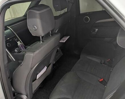 Білий Ленд Ровер Діскавері, об'ємом двигуна 3 л та пробігом 101 тис. км за 69500 $, фото 4 на Automoto.ua