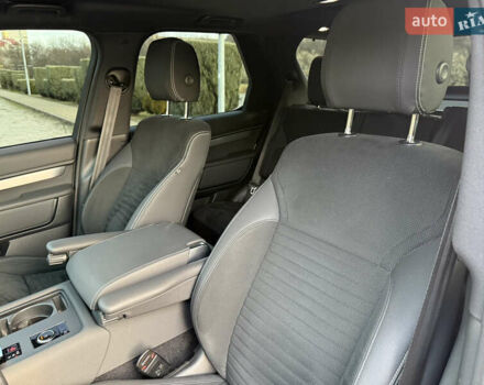 Білий Ленд Ровер Діскавері, об'ємом двигуна 3 л та пробігом 116 тис. км за 67500 $, фото 16 на Automoto.ua