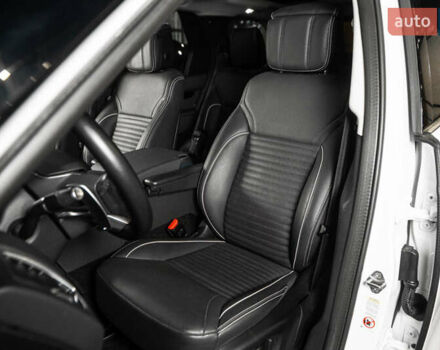 Белый Ленд Ровер Дискавери, объемом двигателя 2 л и пробегом 27 тыс. км за 53000 $, фото 9 на Automoto.ua