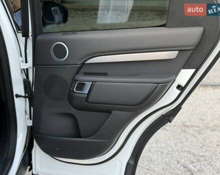 Білий Ленд Ровер Діскавері, об'ємом двигуна 3 л та пробігом 116 тис. км за 67500 $, фото 23 на Automoto.ua