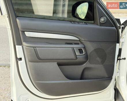 Білий Ленд Ровер Діскавері, об'ємом двигуна 3 л та пробігом 116 тис. км за 67500 $, фото 13 на Automoto.ua