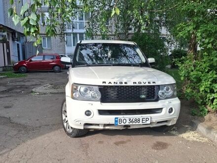 Білий Ленд Ровер Діскавері, об'ємом двигуна 4.4 л та пробігом 300 тис. км за 10000 $, фото 1 на Automoto.ua