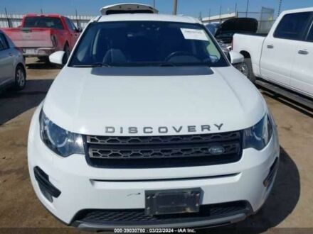 Білий Ленд Ровер Discovery, об'ємом двигуна 2 л та пробігом 57 тис. км за 4000 $, фото 1 на Automoto.ua