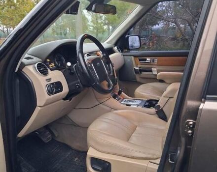 Бежевый Ленд Ровер Дискавери, объемом двигателя 2.99 л и пробегом 240 тыс. км за 22500 $, фото 6 на Automoto.ua