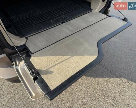 Бежевий Ленд Ровер Діскавері, об'ємом двигуна 3 л та пробігом 164 тис. км за 19000 $, фото 31 на Automoto.ua