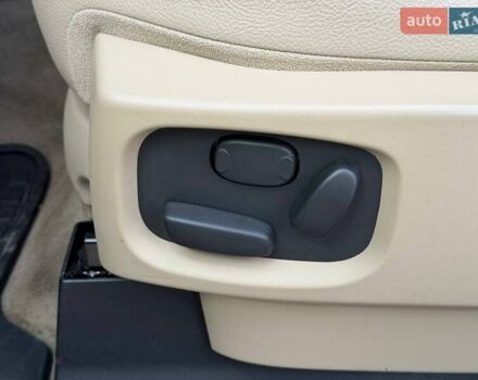 Бежевий Ленд Ровер Діскавері, об'ємом двигуна 3 л та пробігом 164 тис. км за 19000 $, фото 41 на Automoto.ua