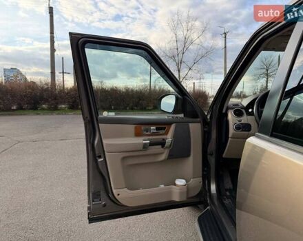 Бежевий Ленд Ровер Діскавері, об'ємом двигуна 3 л та пробігом 164 тис. км за 19000 $, фото 36 на Automoto.ua