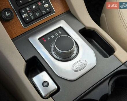 Бежевий Ленд Ровер Діскавері, об'ємом двигуна 3 л та пробігом 164 тис. км за 19000 $, фото 62 на Automoto.ua