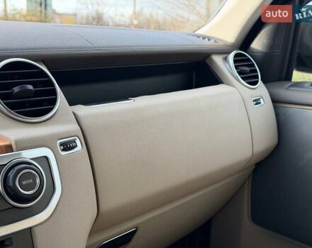 Бежевий Ленд Ровер Діскавері, об'ємом двигуна 3 л та пробігом 164 тис. км за 19000 $, фото 63 на Automoto.ua