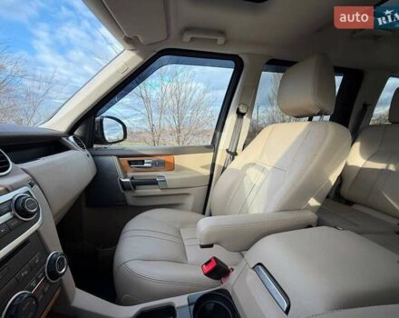 Бежевий Ленд Ровер Діскавері, об'ємом двигуна 3 л та пробігом 164 тис. км за 19000 $, фото 64 на Automoto.ua