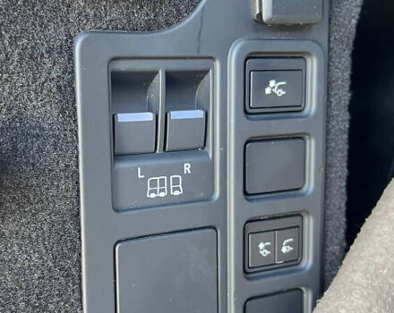 Бежевий Ленд Ровер Діскавері, об'ємом двигуна 3 л та пробігом 155 тис. км за 39900 $, фото 4 на Automoto.ua