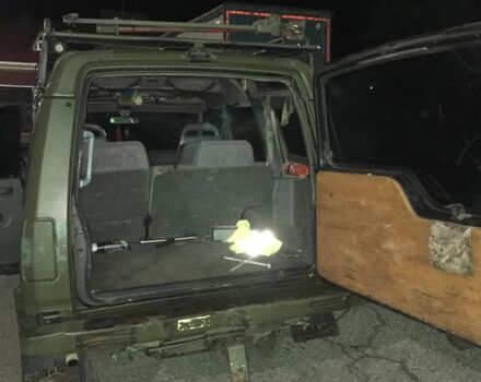 Черный Ленд Ровер Дискавери, объемом двигателя 2.5 л и пробегом 300 тыс. км за 6199 $, фото 12 на Automoto.ua