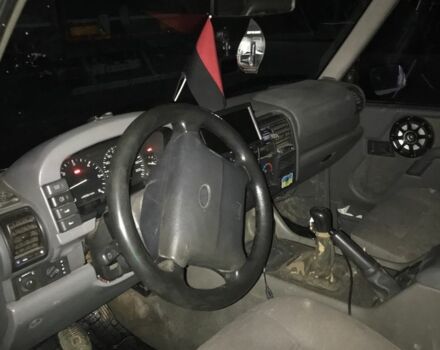 Черный Ленд Ровер Дискавери, объемом двигателя 2.5 л и пробегом 300 тыс. км за 6199 $, фото 7 на Automoto.ua