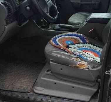 Черный Ленд Ровер Дискавери, объемом двигателя 2.5 л и пробегом 309 тыс. км за 5900 $, фото 4 на Automoto.ua