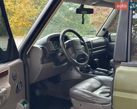 Черный Ленд Ровер Дискавери, объемом двигателя 2.5 л и пробегом 322 тыс. км за 9000 $, фото 5 на Automoto.ua