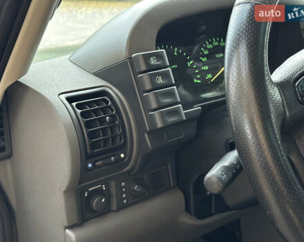 Черный Ленд Ровер Дискавери, объемом двигателя 2.5 л и пробегом 322 тыс. км за 9000 $, фото 13 на Automoto.ua