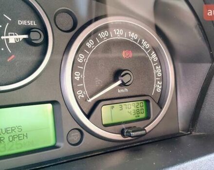 Чорний Ленд Ровер Діскавері, об'ємом двигуна 2.72 л та пробігом 370 тис. км за 13000 $, фото 17 на Automoto.ua