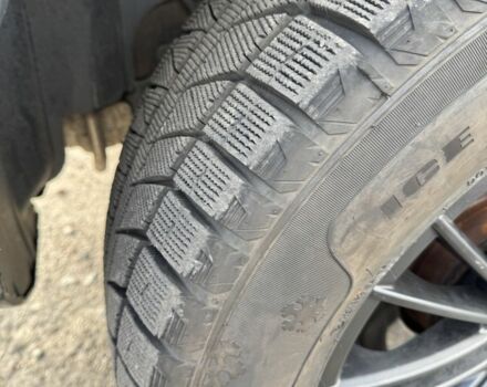 Чорний Ленд Ровер Діскавері, об'ємом двигуна 2.7 л та пробігом 380 тис. км за 9000 $, фото 5 на Automoto.ua