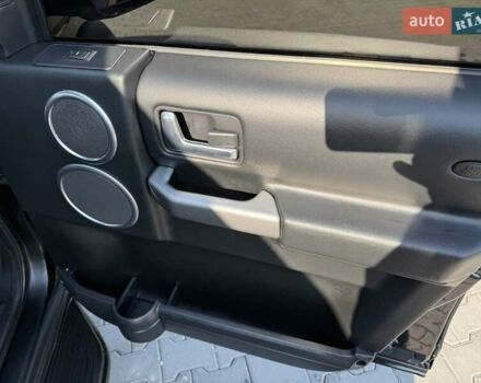 Ленд Ровер Дискавери 2007 в Черновцах на Automoto.ua Черный Ленд Ровер Дискавери, объемом двигателя 2.7 л и пробегом 311 тыс. км за 13800 $, фото 11 на Automoto.ua