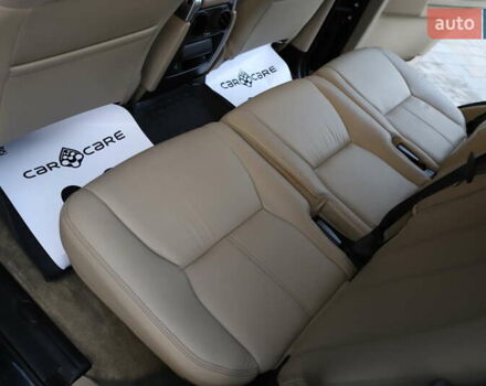 Чорний Ленд Ровер Діскавері, об'ємом двигуна 3 л та пробігом 208 тис. км за 14999 $, фото 87 на Automoto.ua