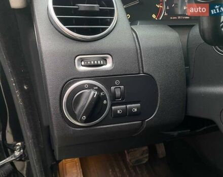 Чорний Ленд Ровер Діскавері, об'ємом двигуна 3 л та пробігом 195 тис. км за 17800 $, фото 14 на Automoto.ua