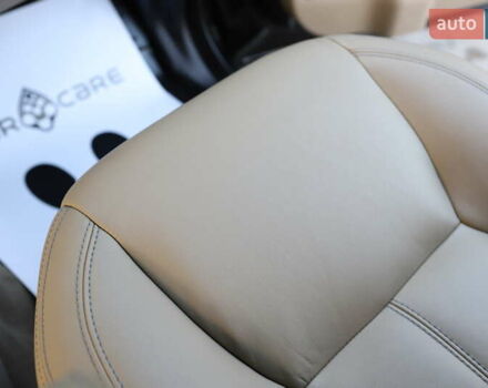 Чорний Ленд Ровер Діскавері, об'ємом двигуна 3 л та пробігом 208 тис. км за 14999 $, фото 80 на Automoto.ua