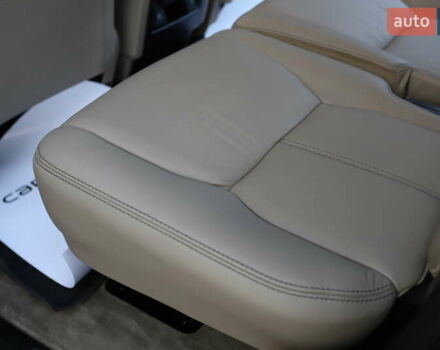 Чорний Ленд Ровер Діскавері, об'ємом двигуна 3 л та пробігом 208 тис. км за 14999 $, фото 92 на Automoto.ua